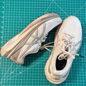 ASICS Cream Running Shoes -Gel Kayano 30